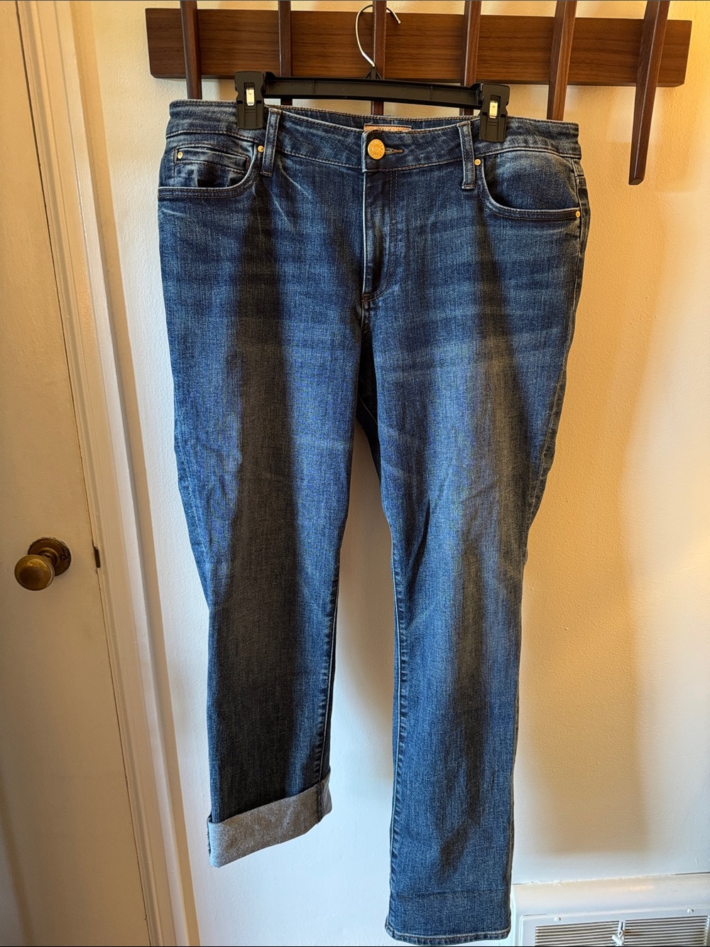 Kut from the Kloth Women’s Catherine Boyfriend Jeans in Dark Blue Wash